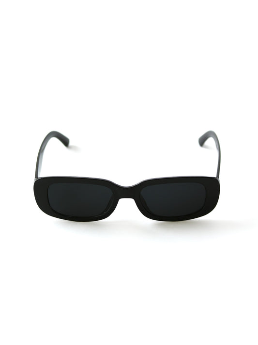 Gafas de sol estilo clásico rectangular color negro.